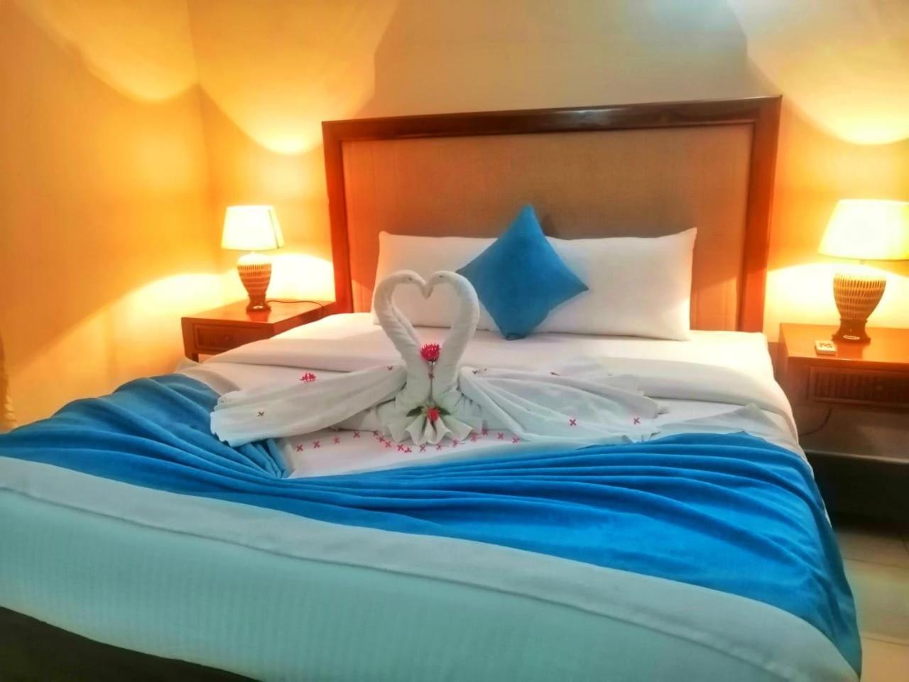 Nalendra Villa - Oceanfront Hikkaduwa Esterno foto