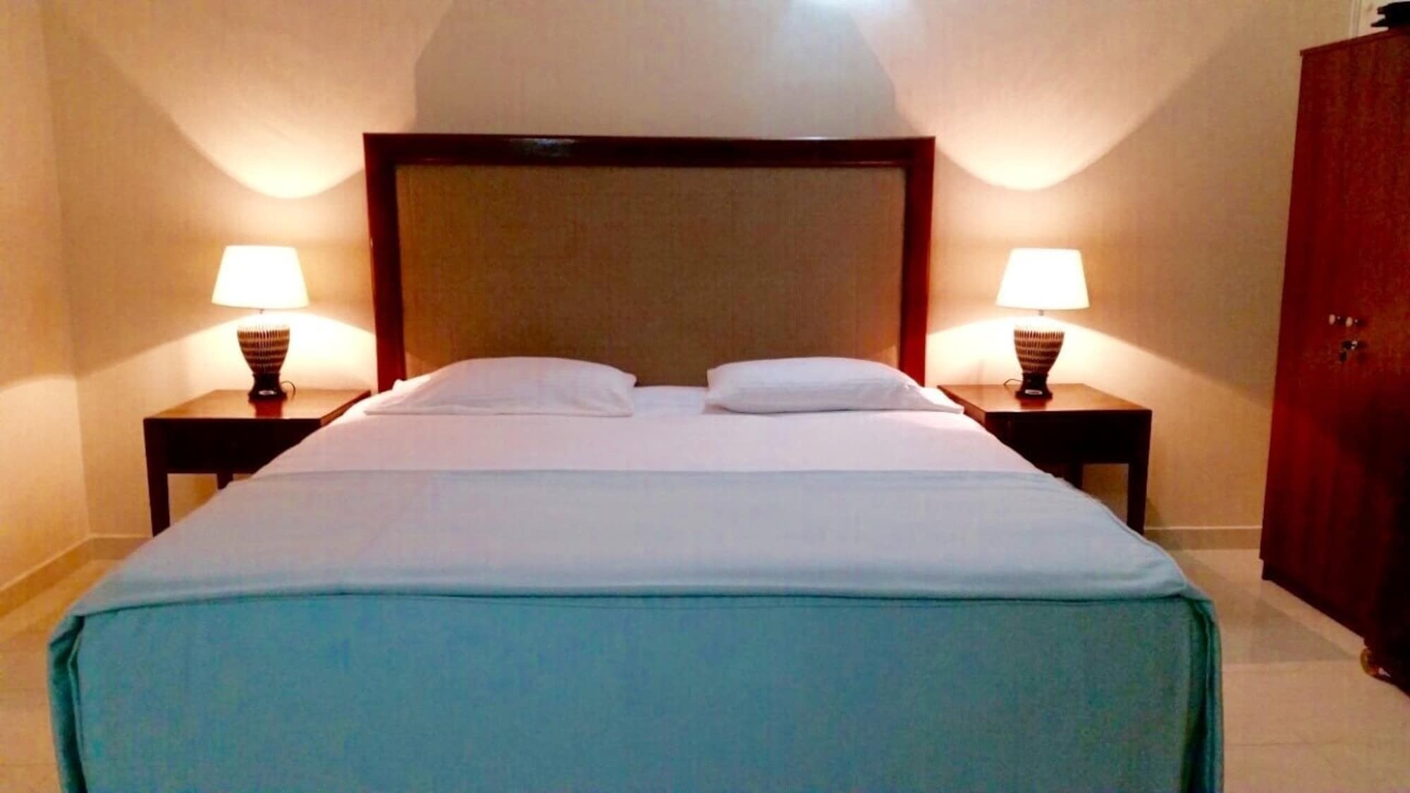 Nalendra Villa - Oceanfront Hikkaduwa Esterno foto